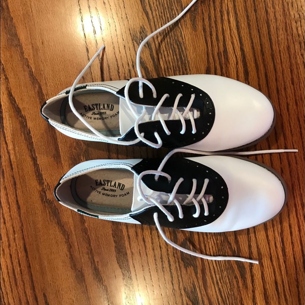Eastland Saddle Oxford size 7 - worn once
